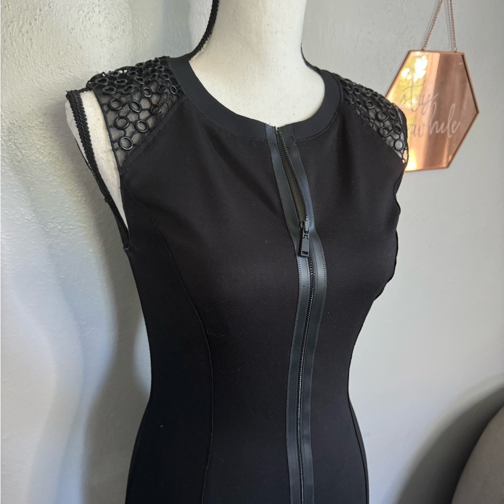 Eilie Tahari Black ZIp front Midi with Mesh Grommet Shoulders Size 2 - Picture 7 of 9